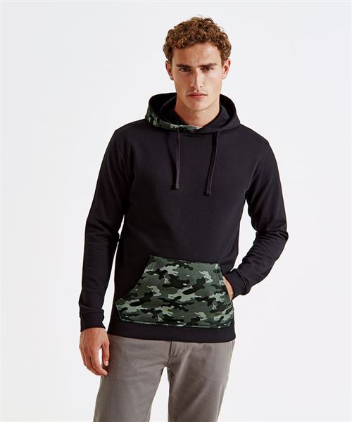 Men's camo trimmed hoodie